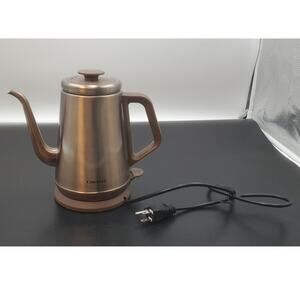 DmofwHi 1000W Electric Kettle 34 oz, Model D-GNK902, NEW, FLOOR MODEL